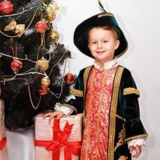 Принц в рождественской фотосессии