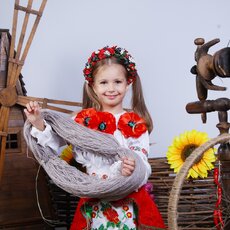 Украинка рукодельница