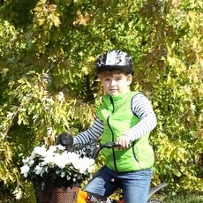 Мальчик на велосипеде