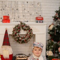 Сніговик біля каміну