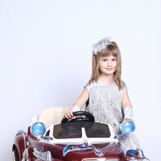 Дівчина в стилі ретро