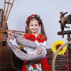 Українка рукодільниця