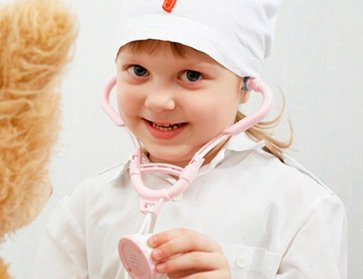 Девочка-медсестричка