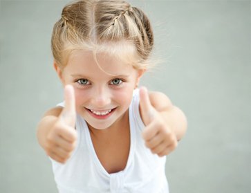 Довольная девочка